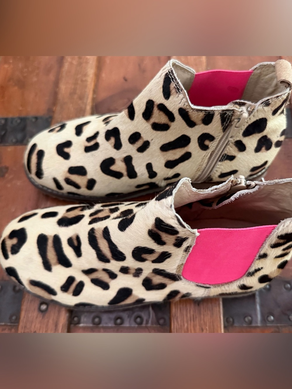 Mini Boden like new calf hair leopard print zip up booties
